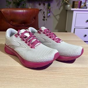 Women’s Brooks Levitate 5 Size 11 New In Box